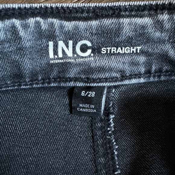 Women’s INC Gray Washed Jeans Size 6/28 - Picture 4 of 4